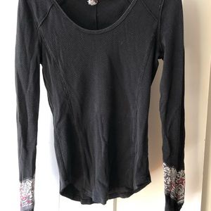 Free people waffle shirt with sleeve detail L